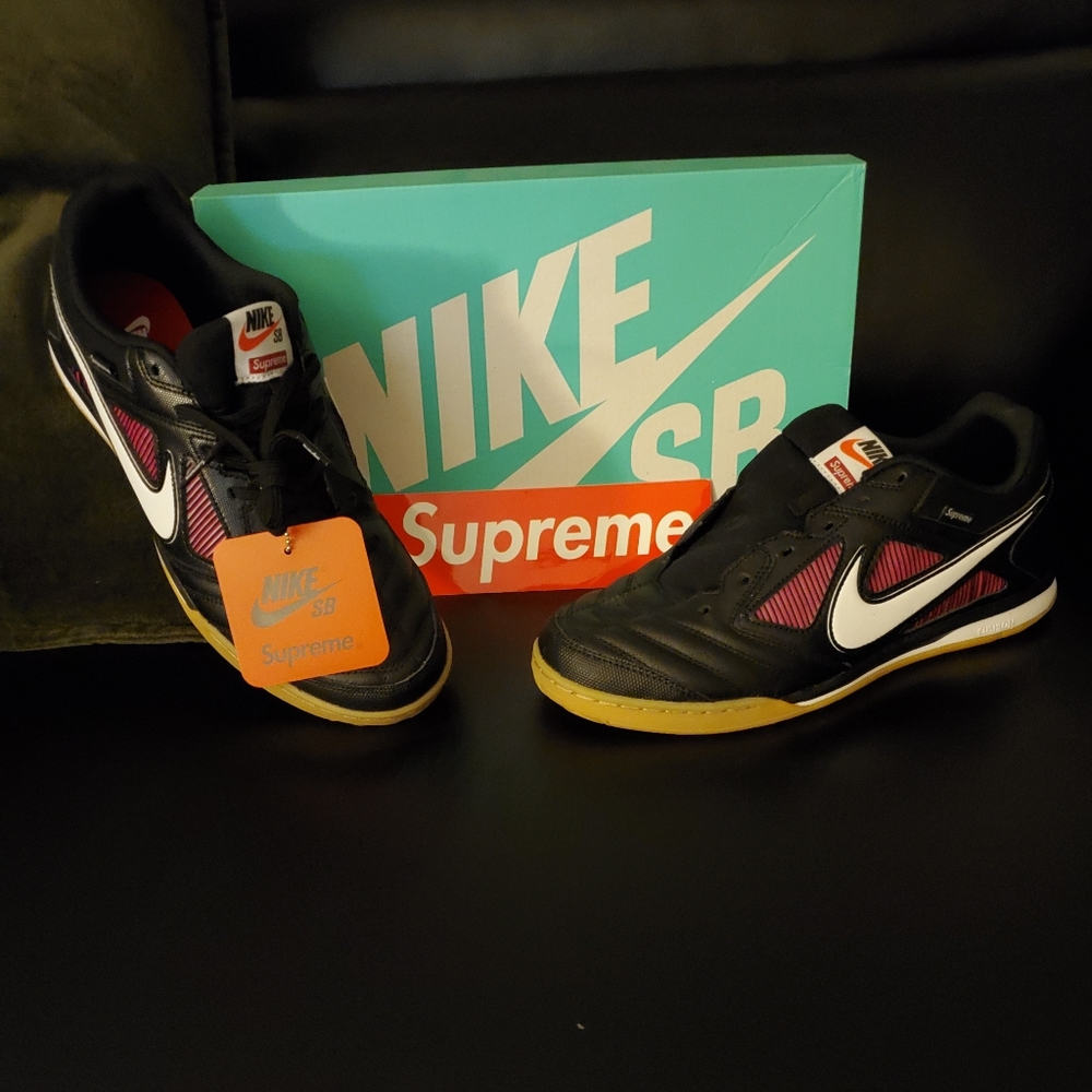 Nike/Supreme SB Gato